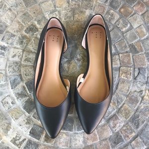 Women’s pointed toe black flats size 8